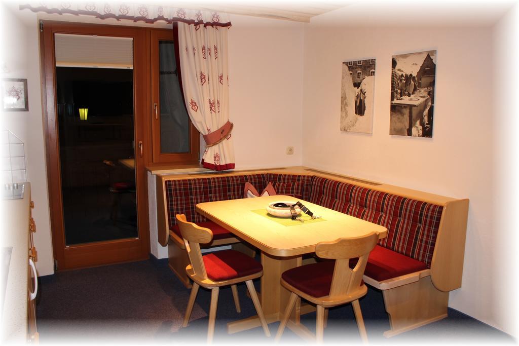 Apartament Haus Saumspitz St. Anton am Arlberg Pokój zdjęcie