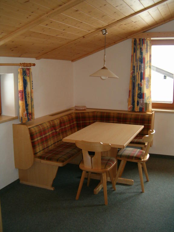 Apartament Haus Saumspitz St. Anton am Arlberg Pokój zdjęcie